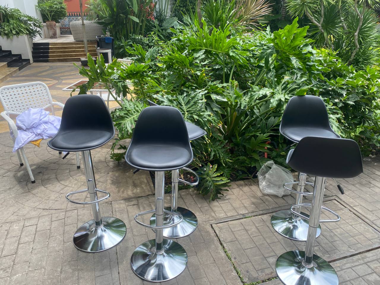 Cho thuê bàn ghế Bar - Bàn Cocktail sang trọng-1-thumb